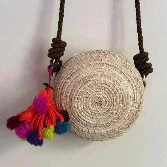 NWOT Round straw bag, Natural fibre, brown rope zippered handbag - Picture 6 of 6